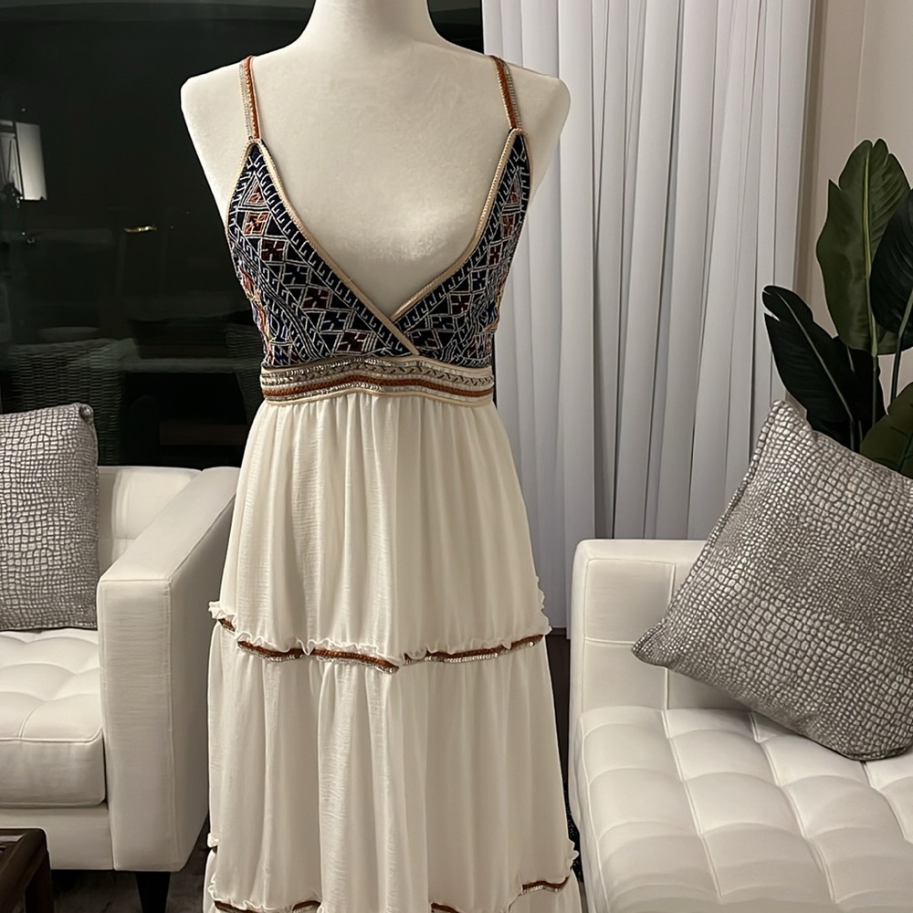 Boston Proper L'atiste Dresses |
Embroidered Triangle Maxi Dress - Picture 2 of 6